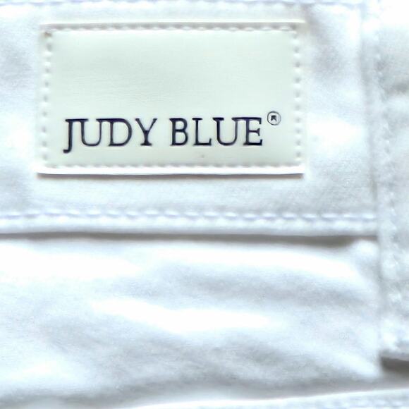 NWT, Judy Blue Women's Shark Bite Mid Rise Denim White Shorts, Size 3XL - Picture 8 of 10